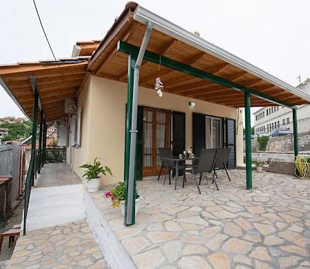 Christos Appartments Lazarata Exterior photo